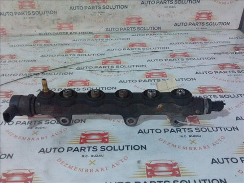 Rampa injectoare RENAULT TRAFIC 2.0 D an fabr 2009