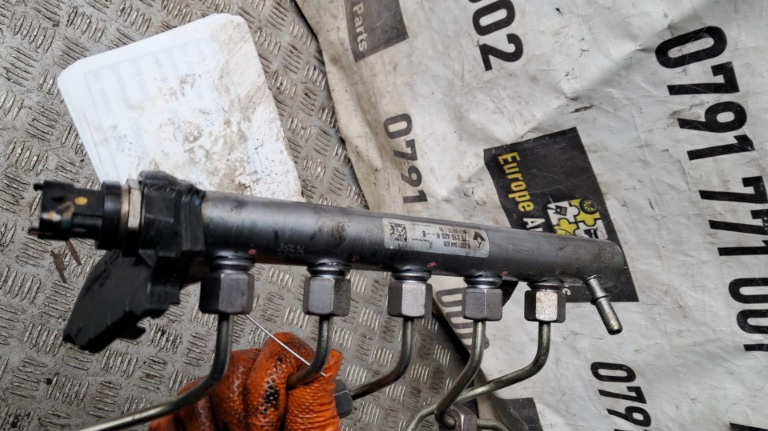 Rampa injectoare Renault Trafic 3 1.6 DCI cod motor R9M an 2016 cod 8201044829 / 0281006186