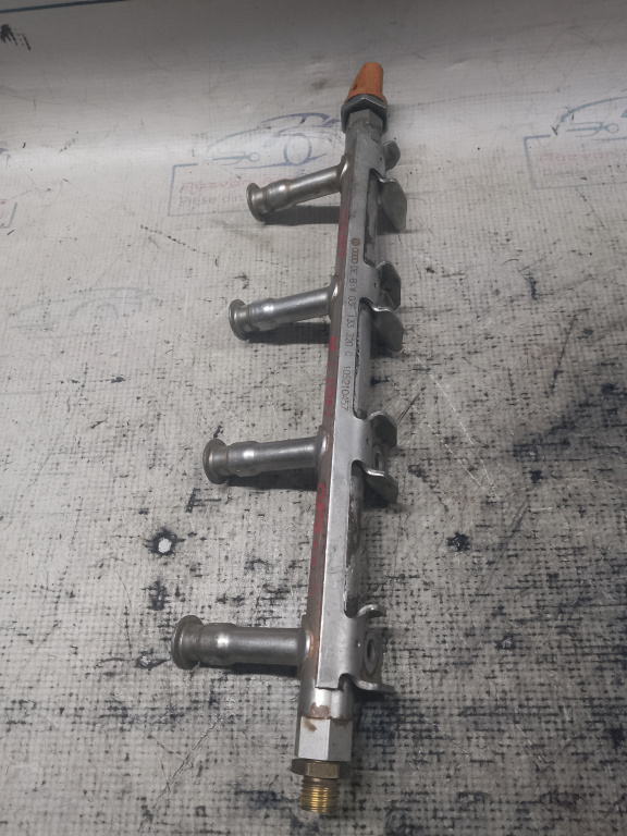 Rampa injectoare Seat Ibiza Benzina 2011, 03F133320C