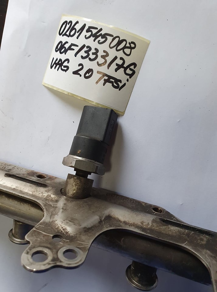 Rampa injectoare +senzor Audi A4 8E B7 2