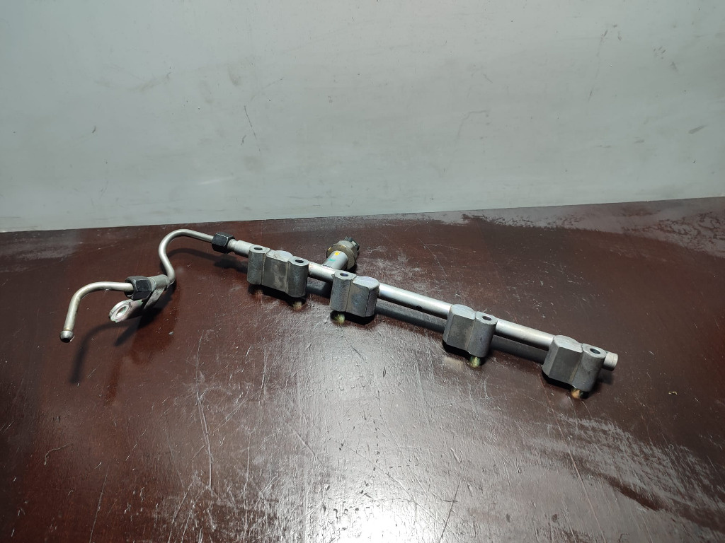 Rampa injectoare + Senzor Presiune Renault 1.6 TCE 45PP2-4