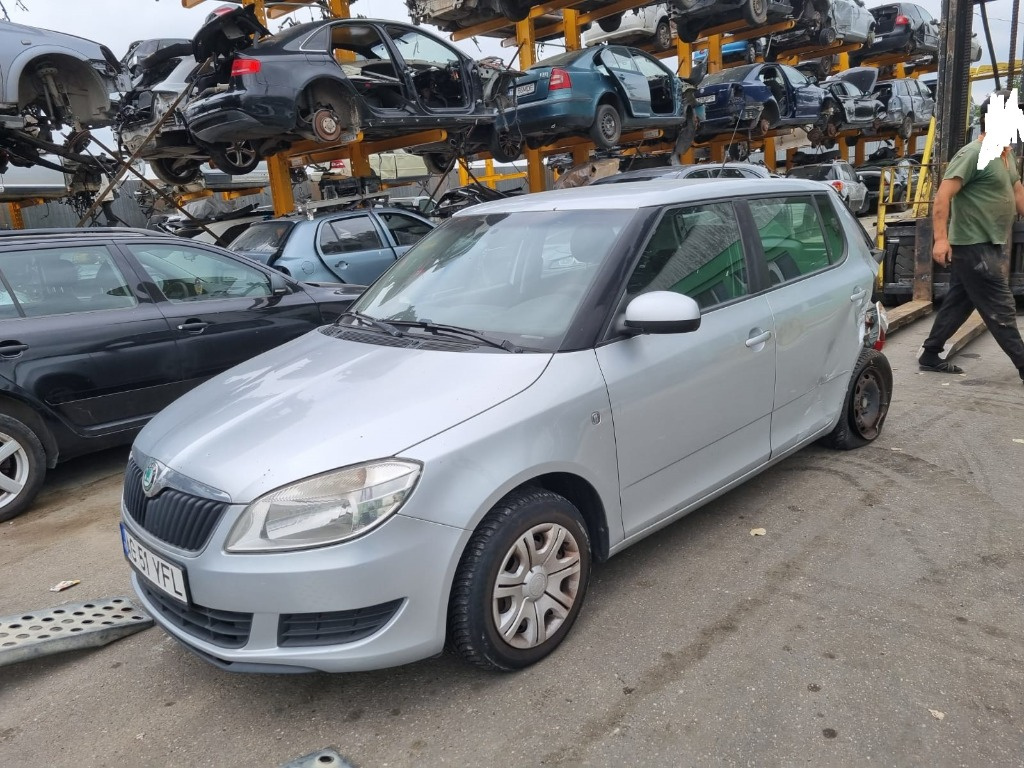 Rampa injectoare Skoda Fabia 2 2011 hatchback 1.6 tdi CAYA