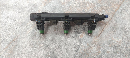 Rampa injectoare Skoda Fabia I 1.2 benzina cod: 03E133320