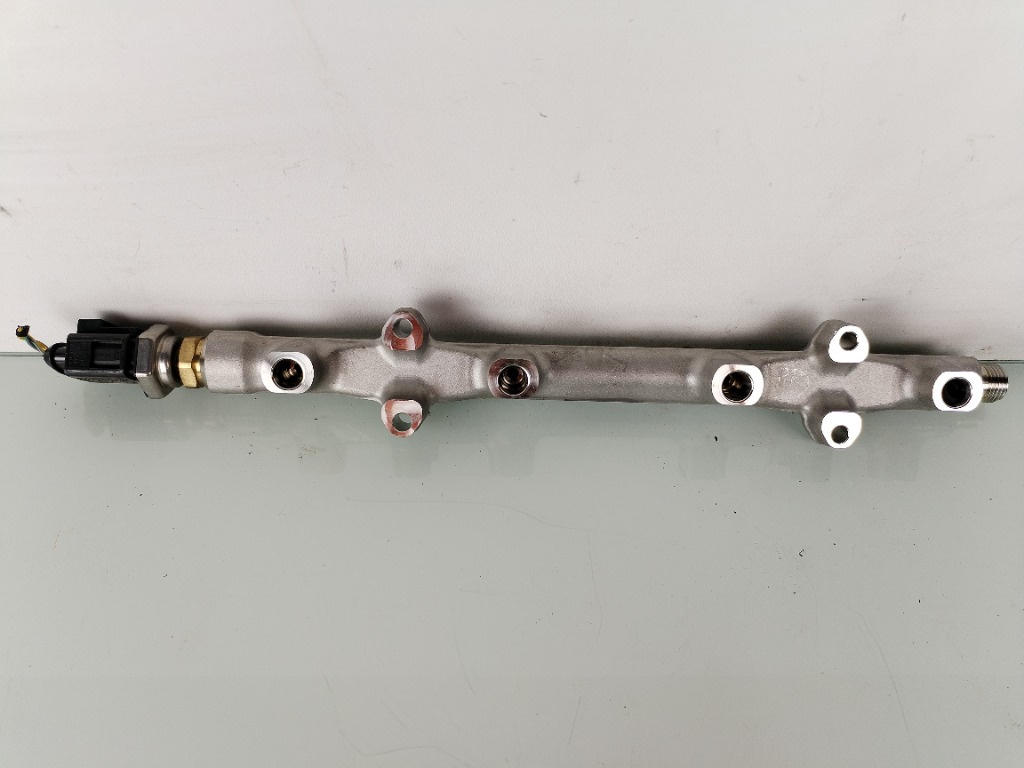 Rampa injectoare Skoda Karoq 1.5TSI DXD 05E133320B