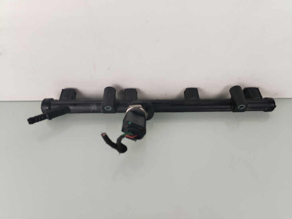 Rampa injectoare Skoda Kodiaq 2.0TSI DKZ 06K133681E