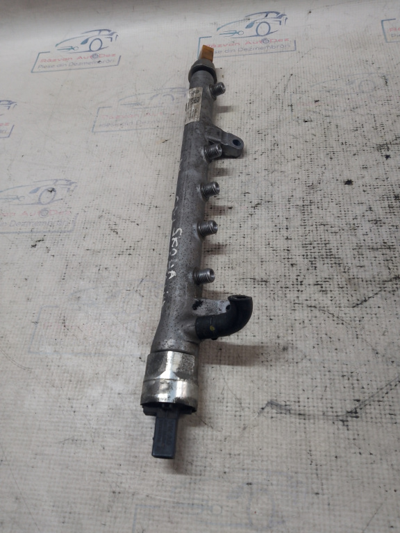 Rampa injectoare Skoda Octavia 2 2011, 03L130089B