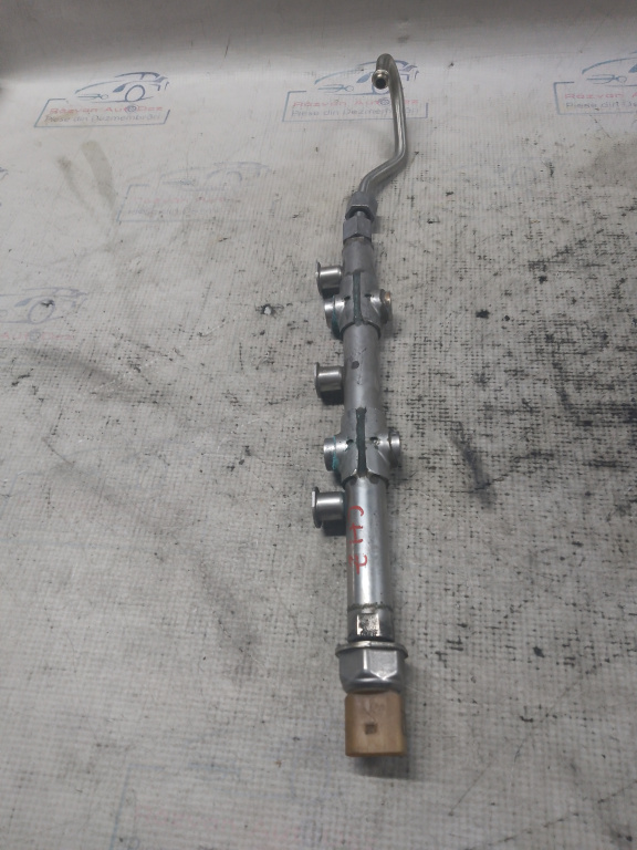 Rampa injectoare Skoda Octavia 3 2015, 04C906054B