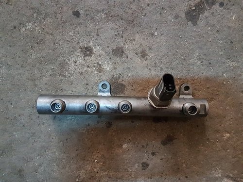 Rampa injectoare stanga 059130089aa audi a6 4f 2.7 tdi bsg 163 cai