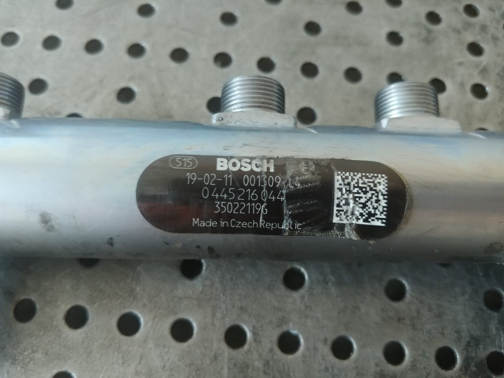 Rampa injectoare stanga 3.0 d m16164d maseati levante 0445216044