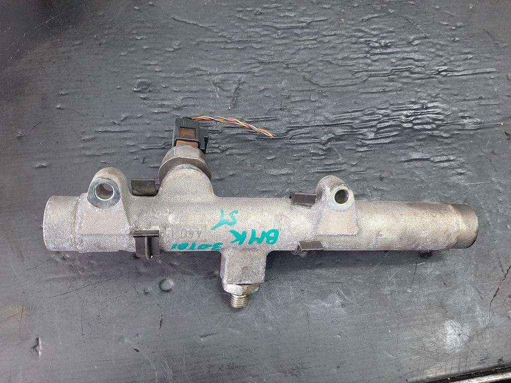 Rampa injectoare stanga 3.0 tdi bmk audi a4 b7 a6 4f 059130089d