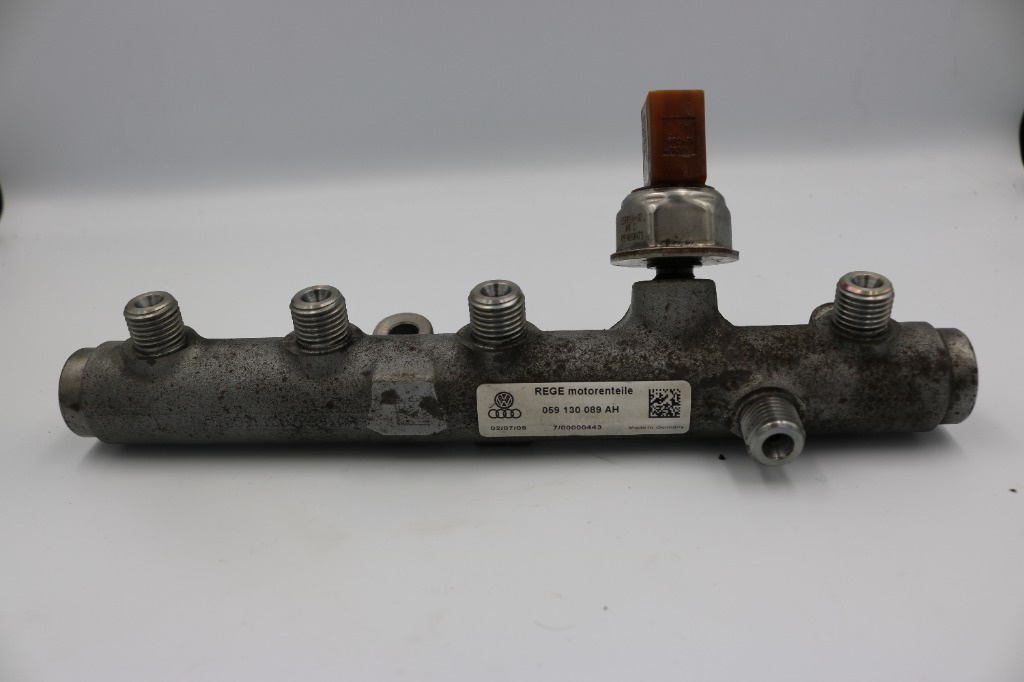 Rampa injectoare stanga Audi A4 B8 3.0TDI CCWA 059130089AH