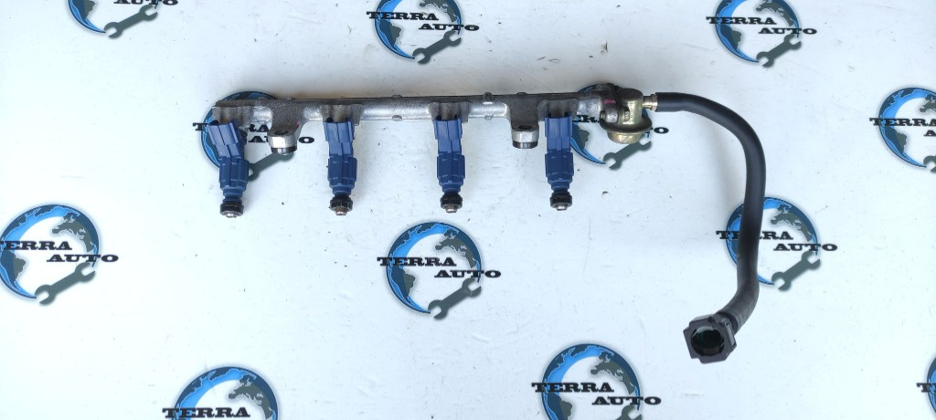 Rampa injectoare Toyota Yaris 1.0 benzina cod motor 1SZ-FE