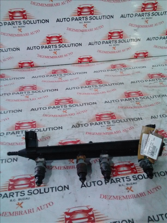 Rampa injectoare VOLKSWAGEN GOLF 5 1.6B 8v an fabr. 2005