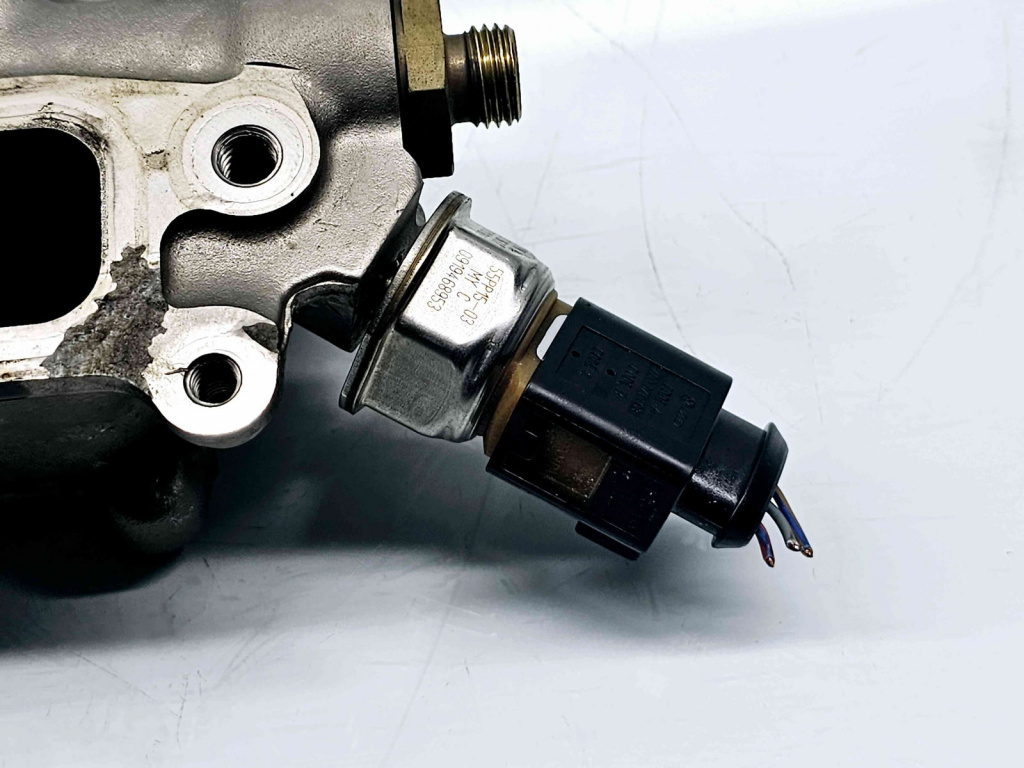 Rampa injectoare Volkswagen Golf 6 (5K1) [Fabr 2009-2013] GK284AHB 1.4 Benz CAXA 90KW / 122CP 1.4 Benz CAXA 90KW / 122CP