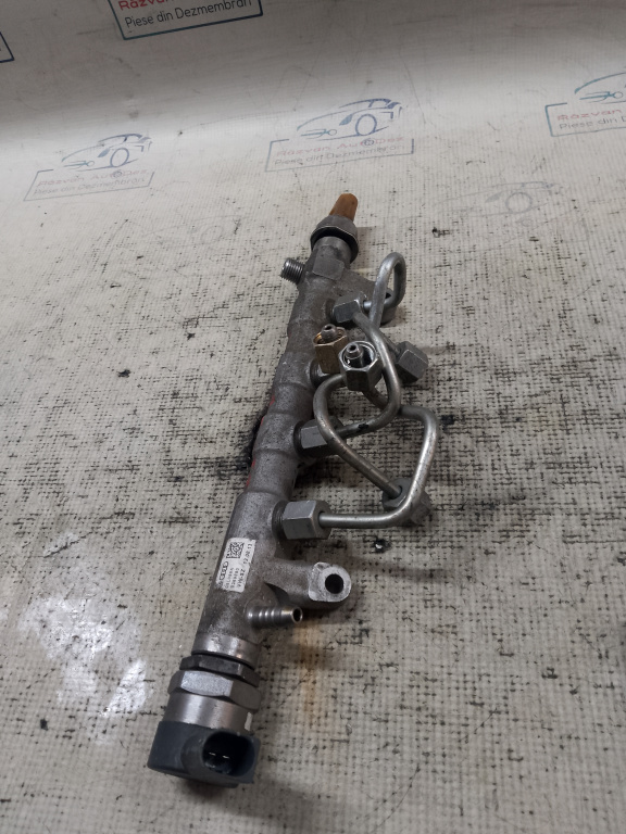 Rampa injectoare Volkswagen Passat B7 2011, 03L089N