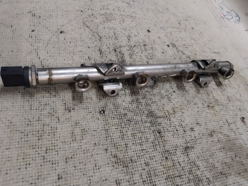 Rampa injectoare Volkswagen Sportsvan 1.4 2014, 1434220453