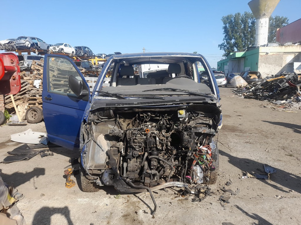 Rampa injectoare Volkswagen T5 2010 autoutilitara 2.0 tdi CAAC