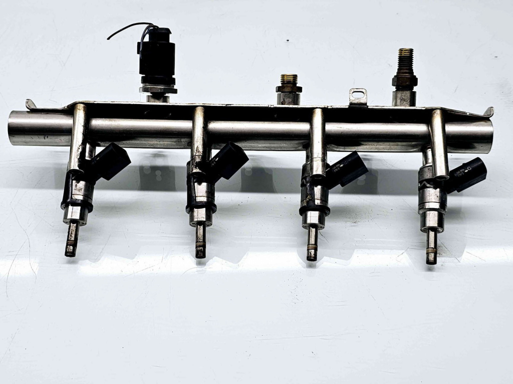 Rampa injectoare Volkswagen Touareg (7LA, 7L6) [Fabr 2003-2010] 06F133317L 2.0 FSI BWA 147KW / 200CP