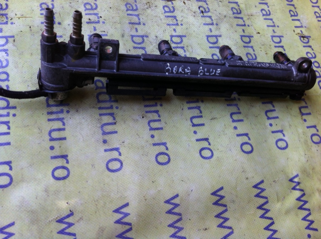 Rampa injectoare Volkswagen VW Bora [1998 - 2005] Sedan 1.6 16V MT (105 hp) (1J2)