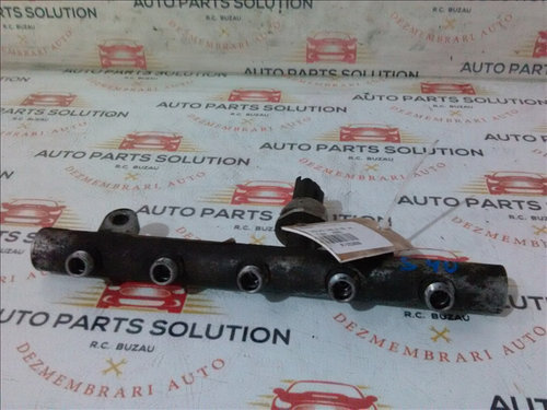 Rampa injectoare VOLVO S40 2.0 d an fabr. 2006