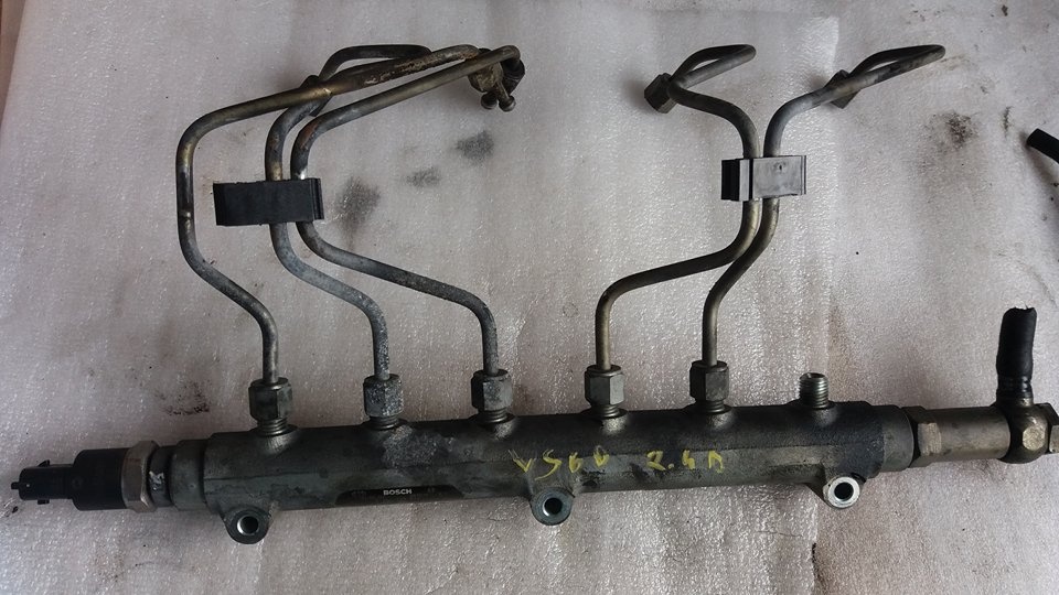 Rampa injectoare volvo s60 2.4 d 0445215010