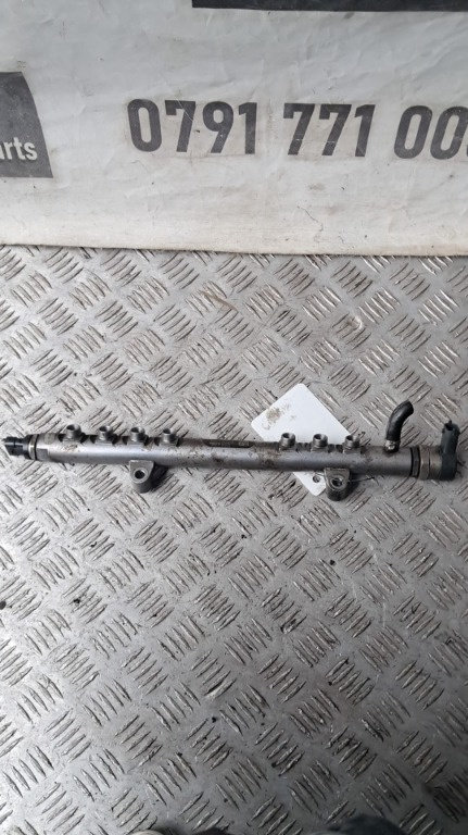 Rampa injectoare Volvo S60 motor 2.4 D5 D5244T16 an fab. 2010 cod 30777759 / 31216313