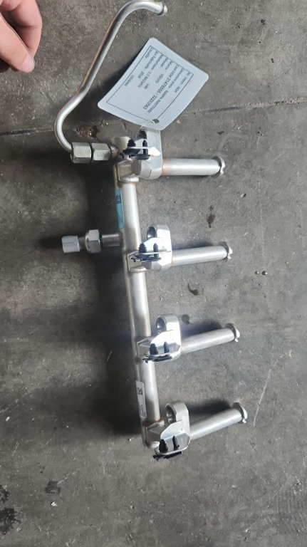 Rampa injectoare Volvo V40 S40 1.5 T3 B4154T4 cod 31478555 / 32203563