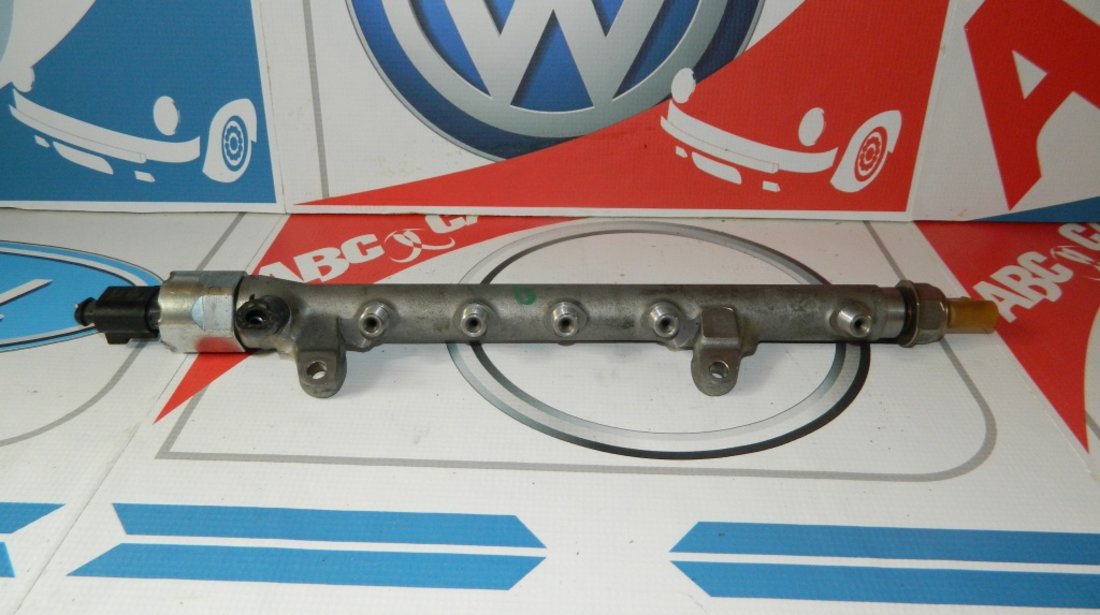 Rampa injectoare VW Caddy cu codul 03L125A