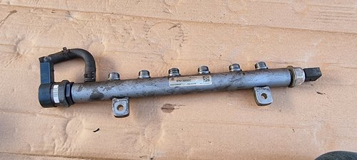 Rampa injectoare Vw Crafter 2.5 TDI 2006 2007 2008 2009