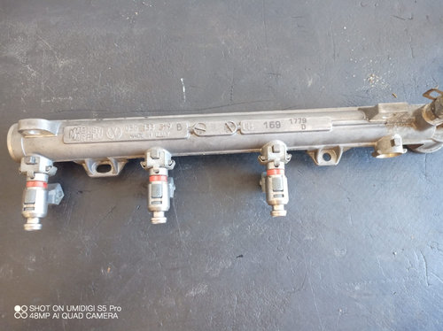 Rampa injectoare VW Golf 4 1.4 16V AKQ - COD 036133319 B