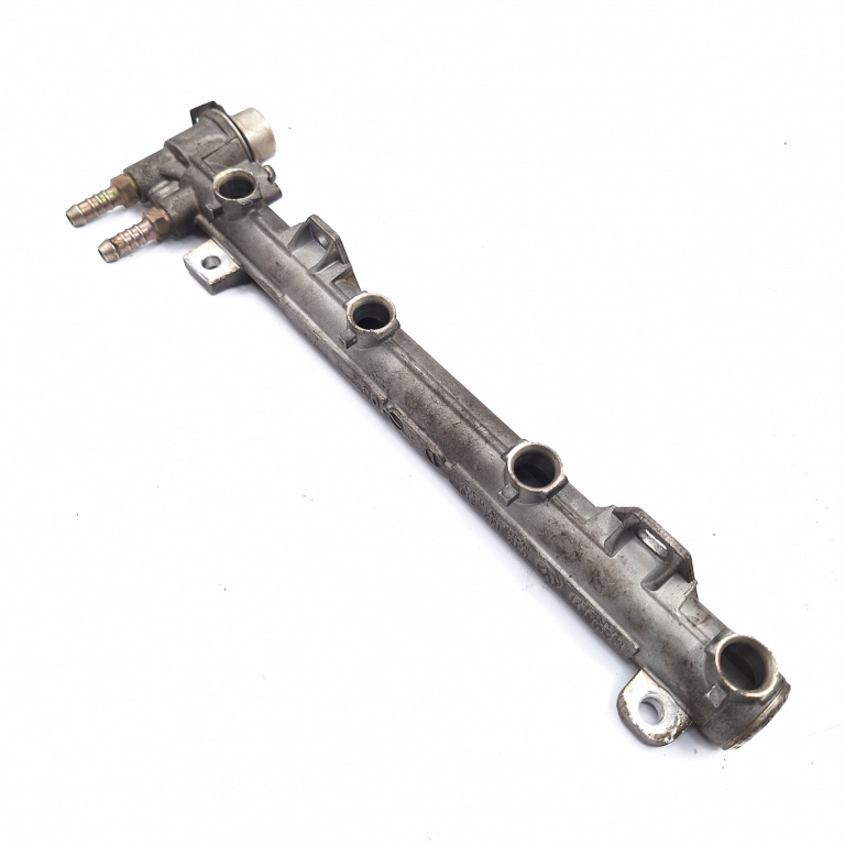 Rampa Injectoare Vw Golf 4 1997-2004 1.4 16V Axp Benzina 036133319Aa, 036 133 319Aa Volkswagen