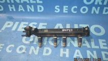 Rampa injectoare VW Golf 4 2.0i; 06A133317A