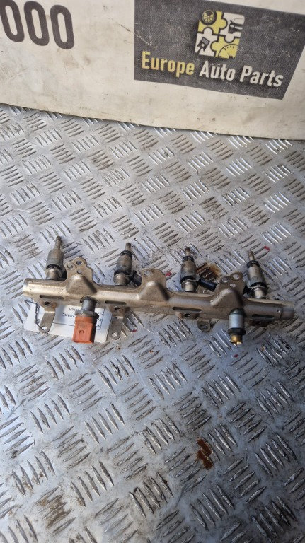 Rampa injectoare Vw Golf 6 1.8 TFSI cod motor CDAA cod 06J133317M
