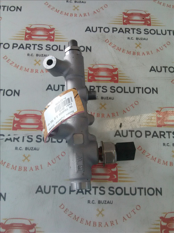 Rampa injector stanga VW TOUAREG 3.0 TDI an fabr 2014