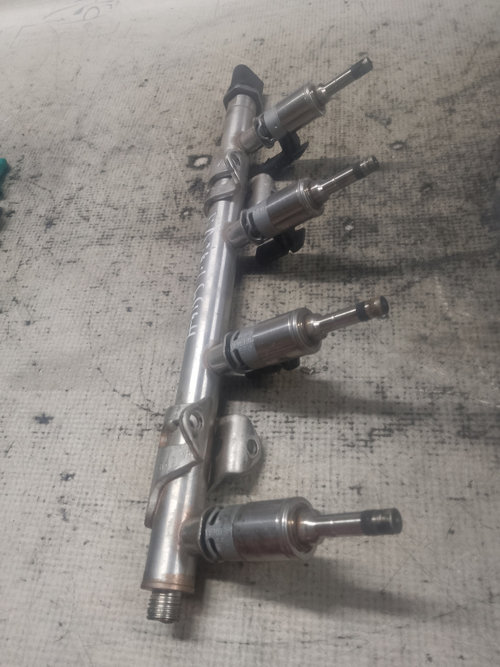 Rampa plus injectoare Audi A4 B9 1.4 Benzina 2016, 04E133320D / 03E133036A