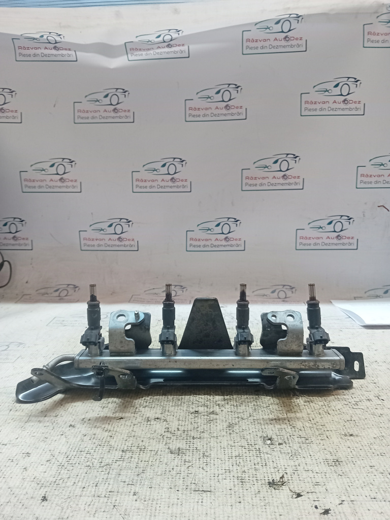 Rampa plus injectoare Dacia Duster 1.6 Benzina 2019, 175200117R / 166008992R