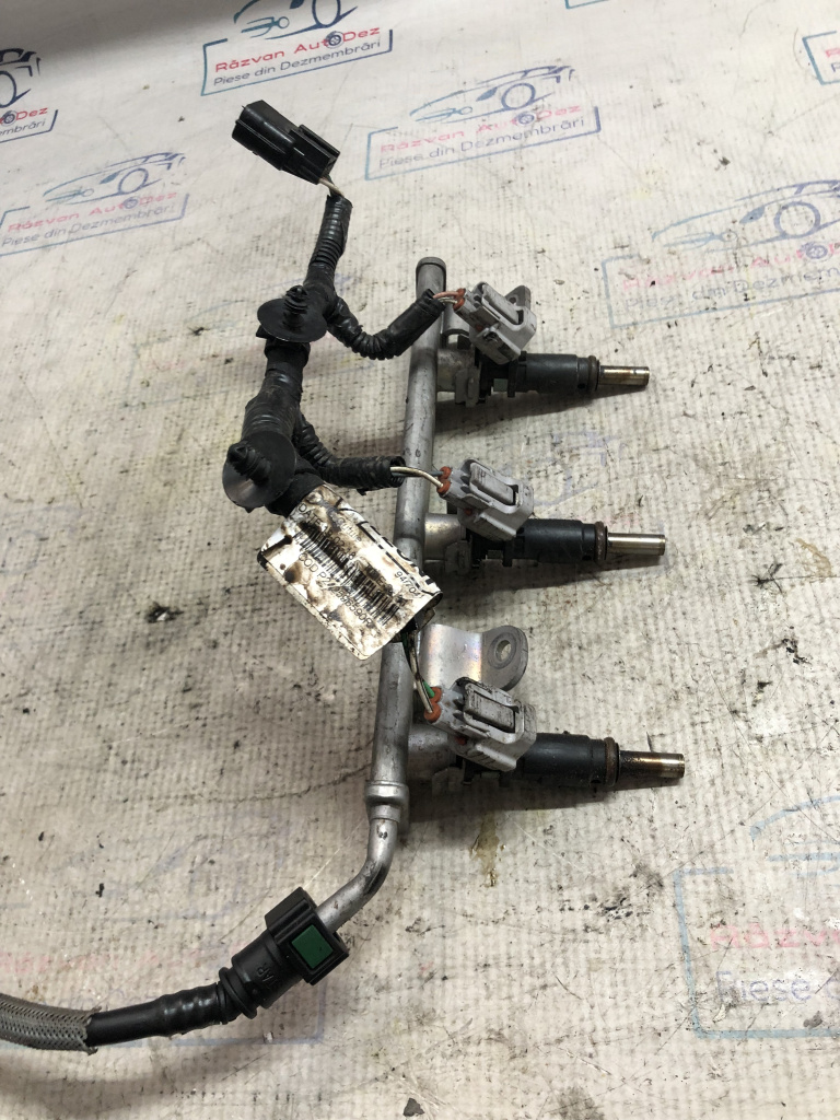 Rampa plus injectoare Dacia Sandero 1.0 Benzina 2018, 175204033R