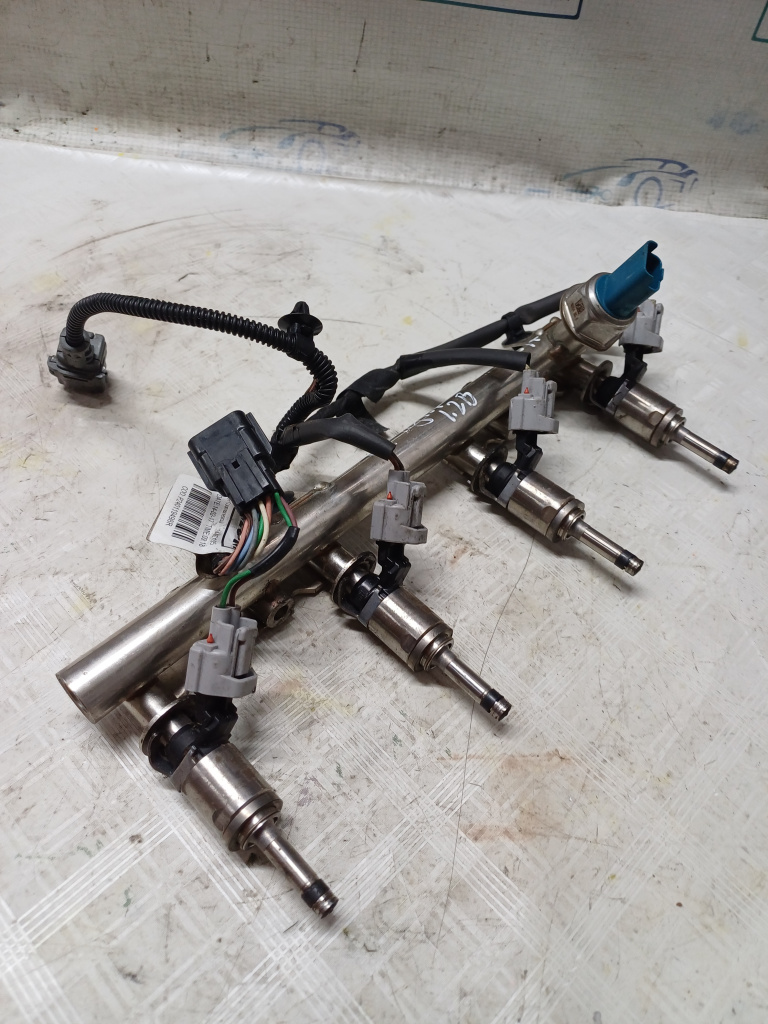 Rampa plus injectoare Renault Kadjar 1.2 Benzina 2017, 413119498R / 4 INJECTOARE
