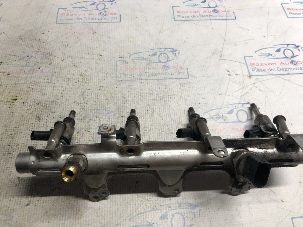 Rampa plus injectoare Skoda Octavia 2 1.8 Benzina 2010, 06J133317M