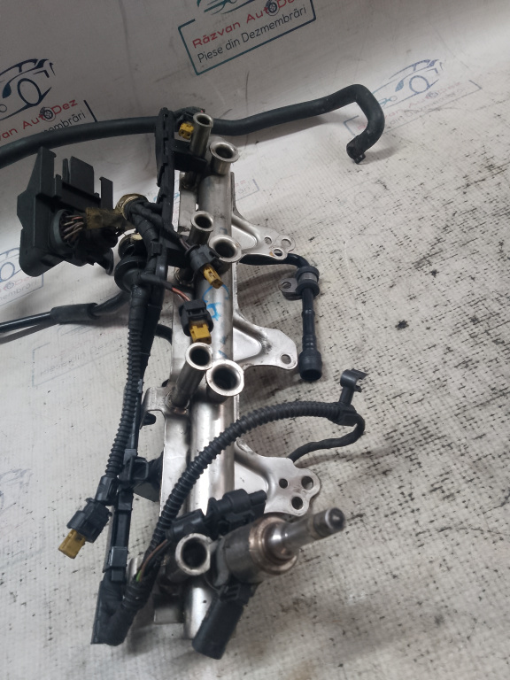 Rampa plus injectoare Volkswagen Scirocco Benzina 2012, 06J133317J