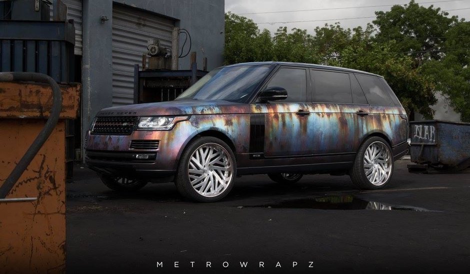 Range Rover cu caroseria ruginita