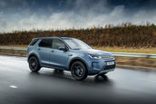 Range Rover Evoque si Land Rover Discovery P300e