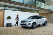 Range Rover Evoque si Land Rover Discovery P300e