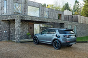 Range Rover Evoque si Land Rover Discovery P300e