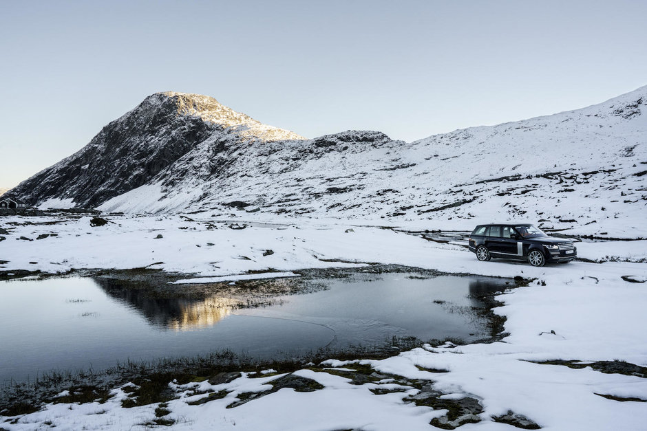 Range Rover si Jonas Bendiksen