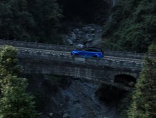 Range Rover SVR pe Dragon Road