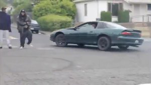 Rapperi versus Camaro, Camaro-ul castiga detasat