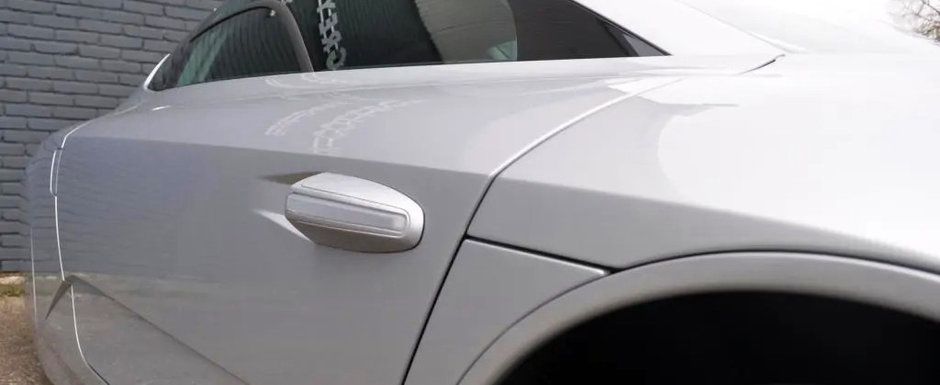Rar se intampla sa gasesti una de vanzare. Masina din 2015 are motor 0.8 TDI si camere pe post de oglinzi Rar se intampla sa gasesti una de vanzare. Masina din 2015 are motor 0.8 TDI si camere pe post de oglinzi