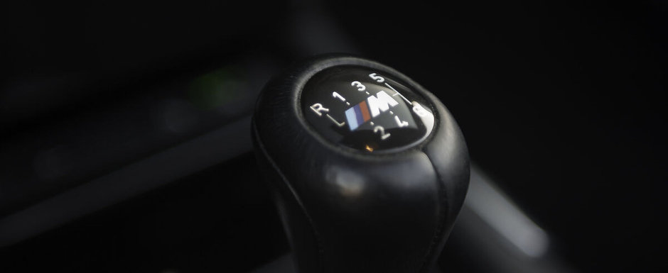 Rar se intampla sa gasesti unul de vanzare. BMW-ul din 2009 are cutie manuala si motor V10 aspirat Rar se intampla sa gasesti unul de vanzare. BMW-ul din 2009 are cutie manuala si motor V10 aspirat