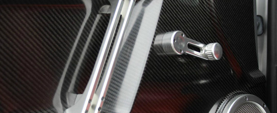 Rar se-ntampla sa gasesti unul de cumparat. Volkswagen-ul din 2003 are motor VR6, tractiune integrala si foarte mult carbon Rar se-ntampla sa gasesti unul de cumparat. Volkswagen-ul din 2003 are motor VR6, tractiune integrala si foarte mult carbon